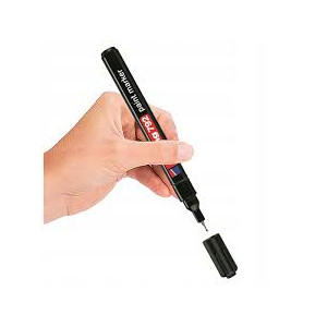 Marker permanentny  olejny czarny