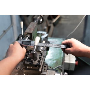 Suwmiarka elektroniczna 150mm/0,02mm YATO